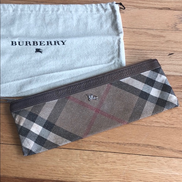 Burberry Handbags - BURBERRY NOVA CHECK WRISTLET CLUTCH BAG